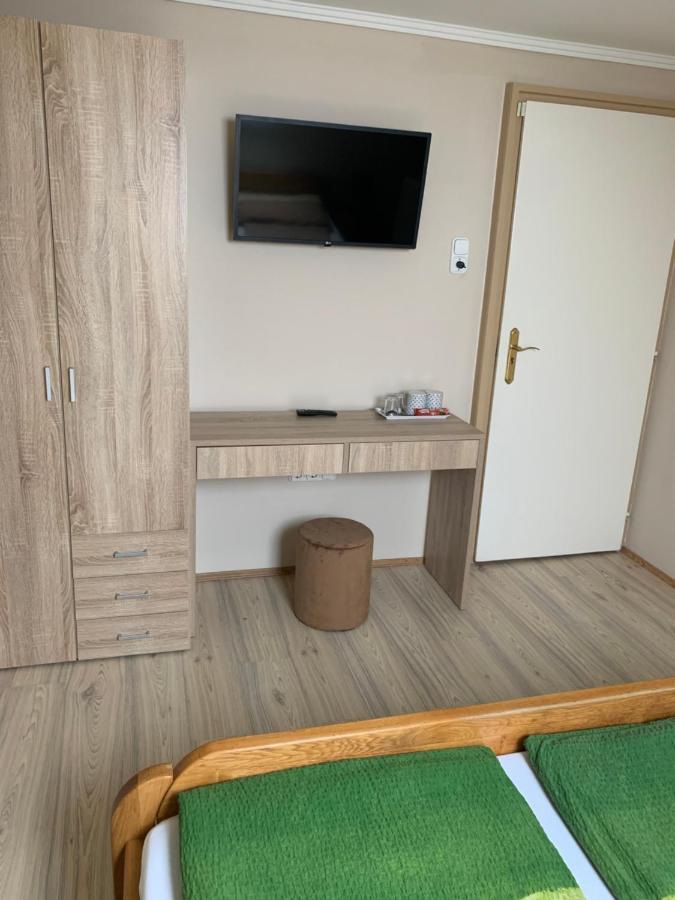 Fenyves Family Rooms And Bungalows Hajduszoboszlo Ngoại thất bức ảnh